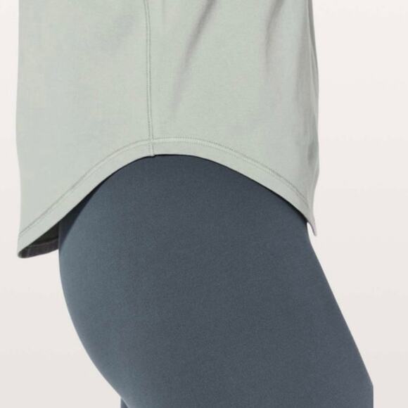 Lululemon Sweat Date Singlet Tank Top in Misty Moss Green Blue, Size 4 - Picture 4 of 9